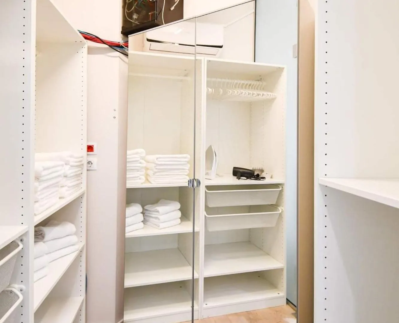 You Will This New Modern & Spacious Apt! Sofia