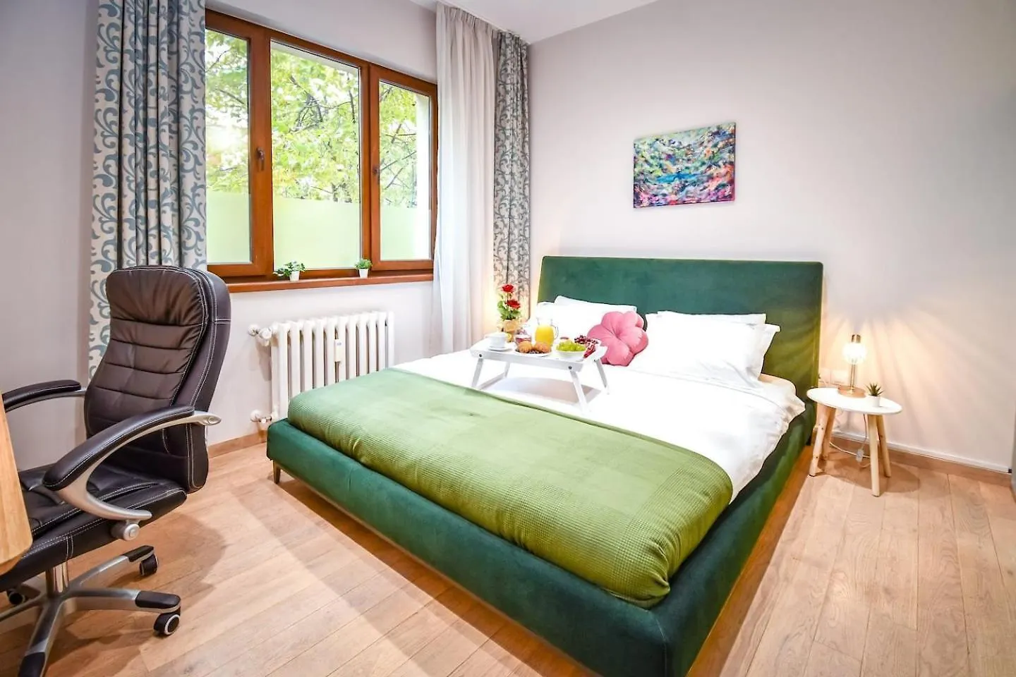 You Will This New Modern & Spacious Apt! Sofia