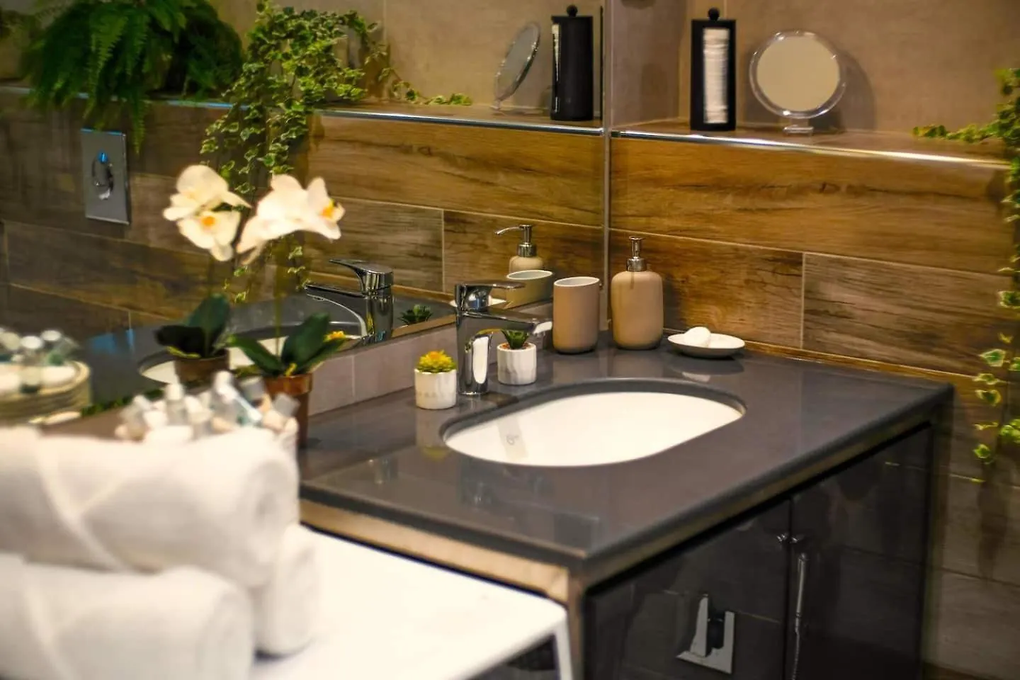 You Will This New Modern & Spacious Apt! Sofia Appartement